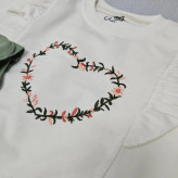 بلوز دخترانه دورس پنبه طرح قلب گلدوزی شده آستین چیندار مناسب 2 تا 8 سال