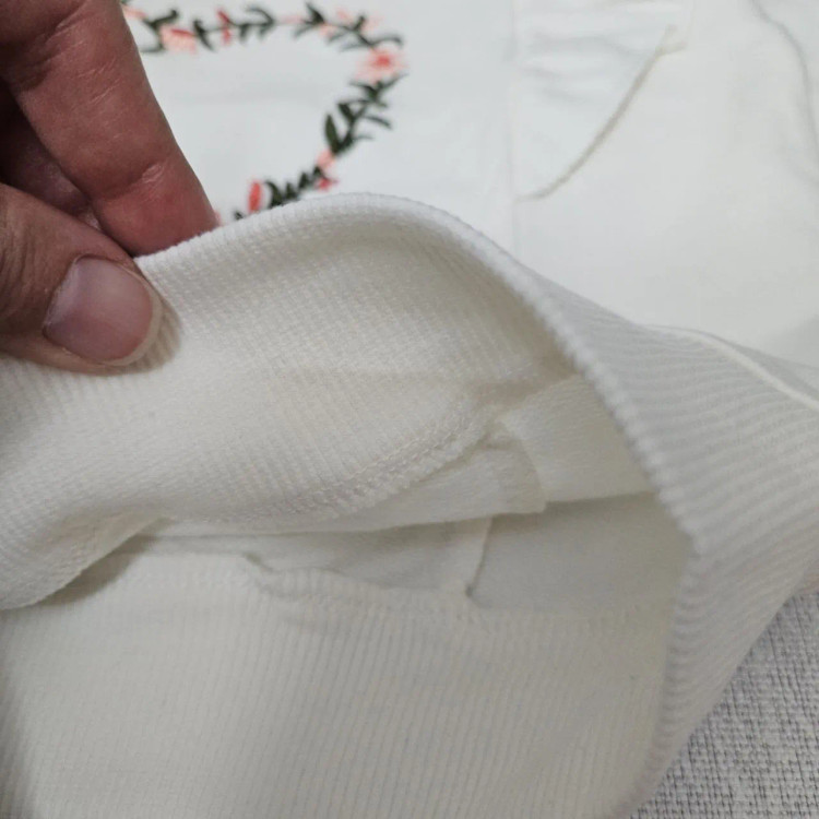 بلوز دخترانه دورس پنبه طرح قلب گلدوزی شده آستین چیندار مناسب 2 تا 8 سال