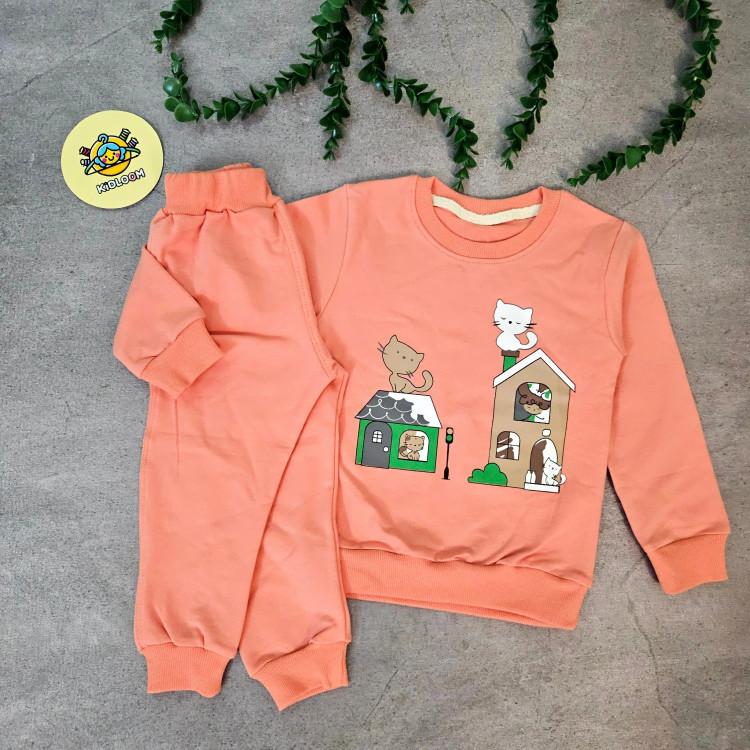 ست بلوز و شلوار بچگانه طرح گربه و خانه، پنبه دورس لاکرا، مناسب 1 تا 5 سال